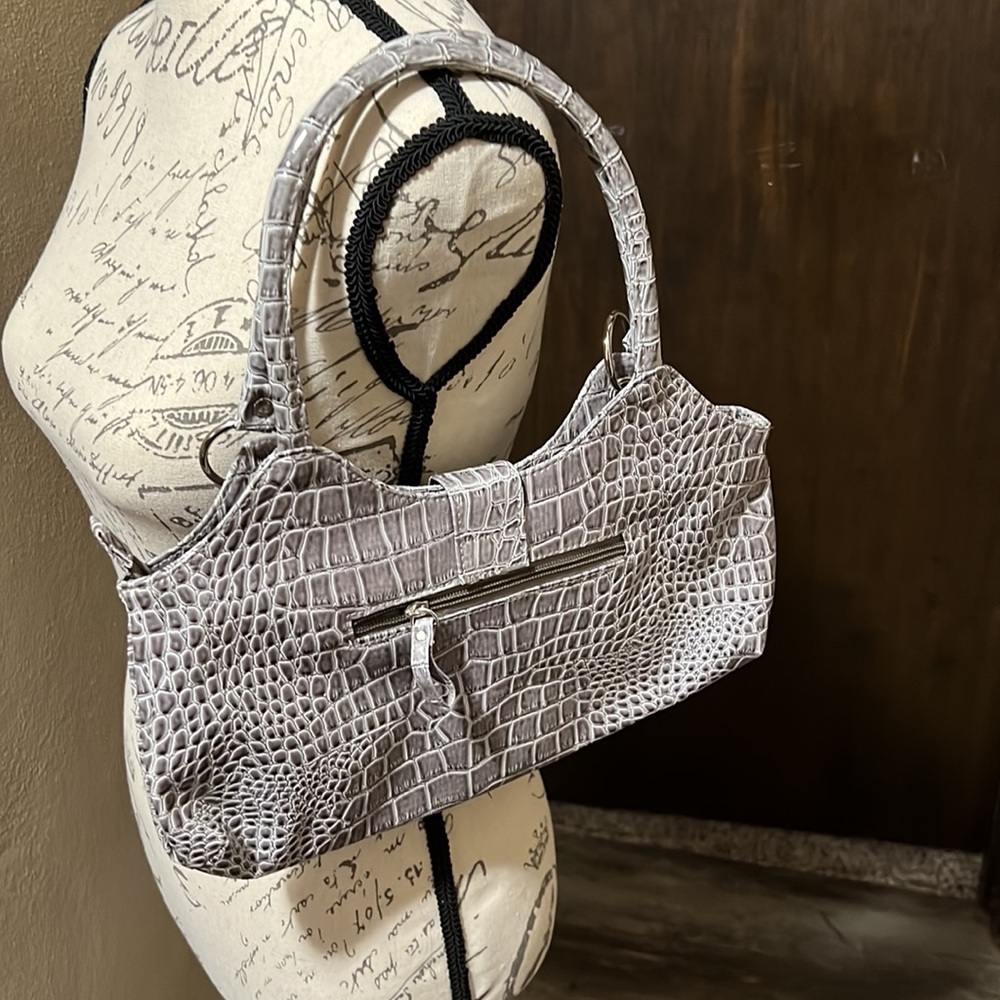 Purse - Picture 2 of 7